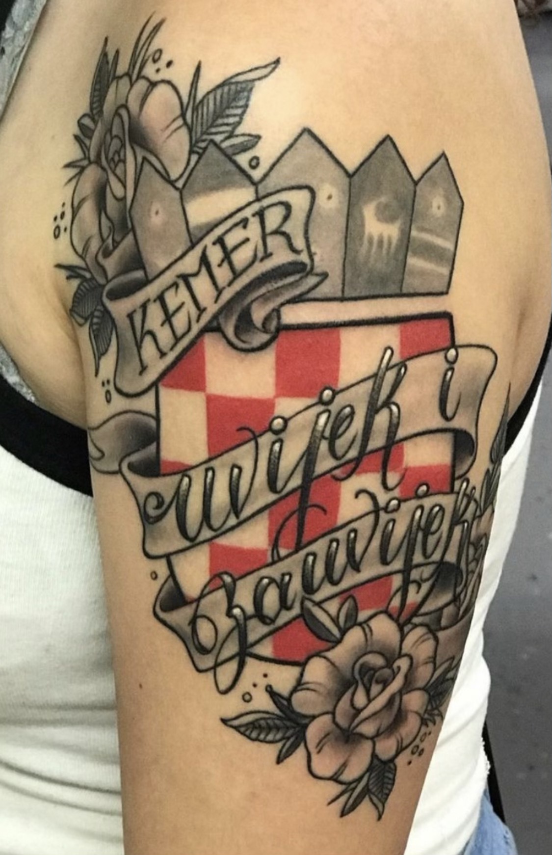 Kemer Uvijek Zauvijek shield Tri Pink Tattoo